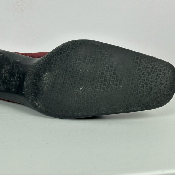 Stuart Weitzman Women’s Suede Kitten Heel Pump Size 9 - Picture 7 of 10